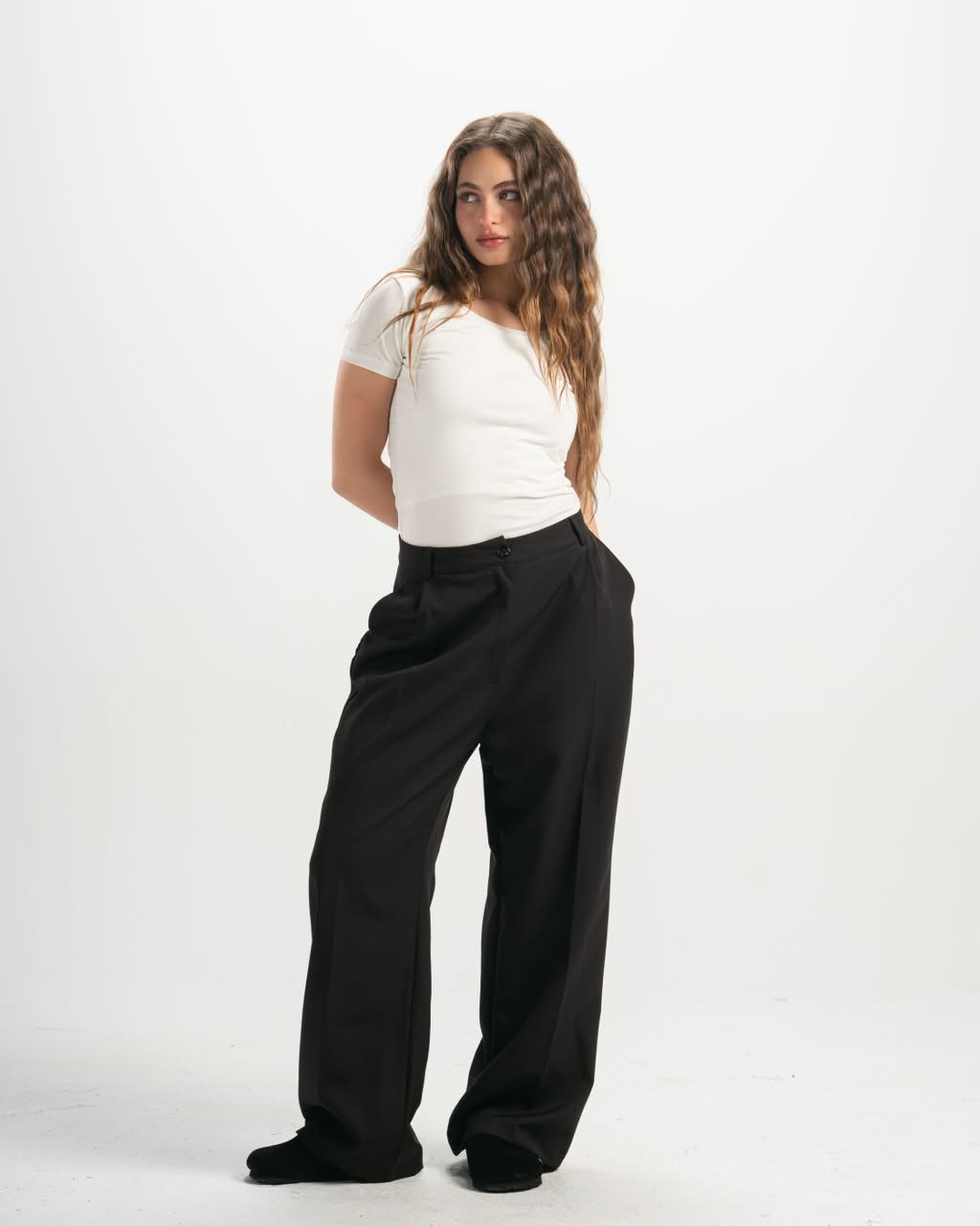 women pleated black pants