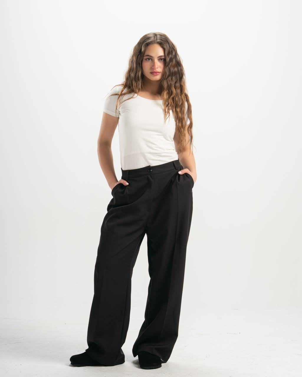 women pleated black pants