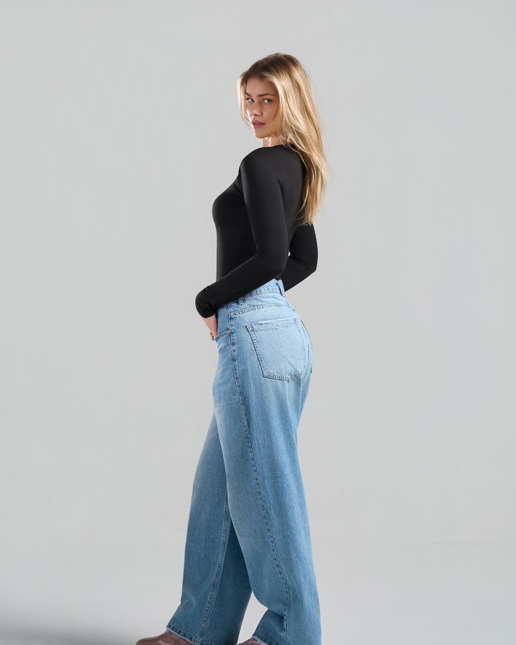 Round Long Sleeve Black Top