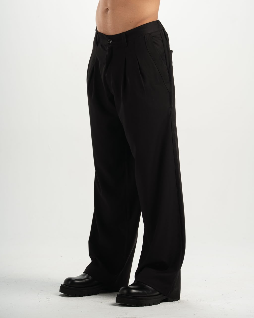 Men pleated black pants