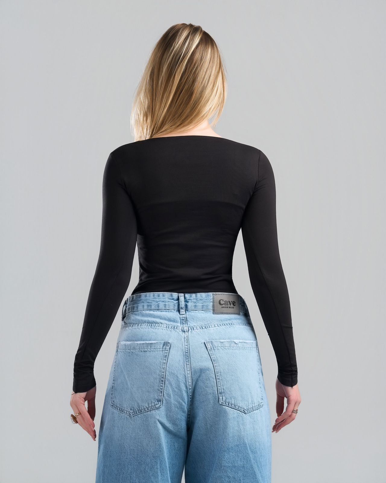 Round Long Sleeve Black Top
