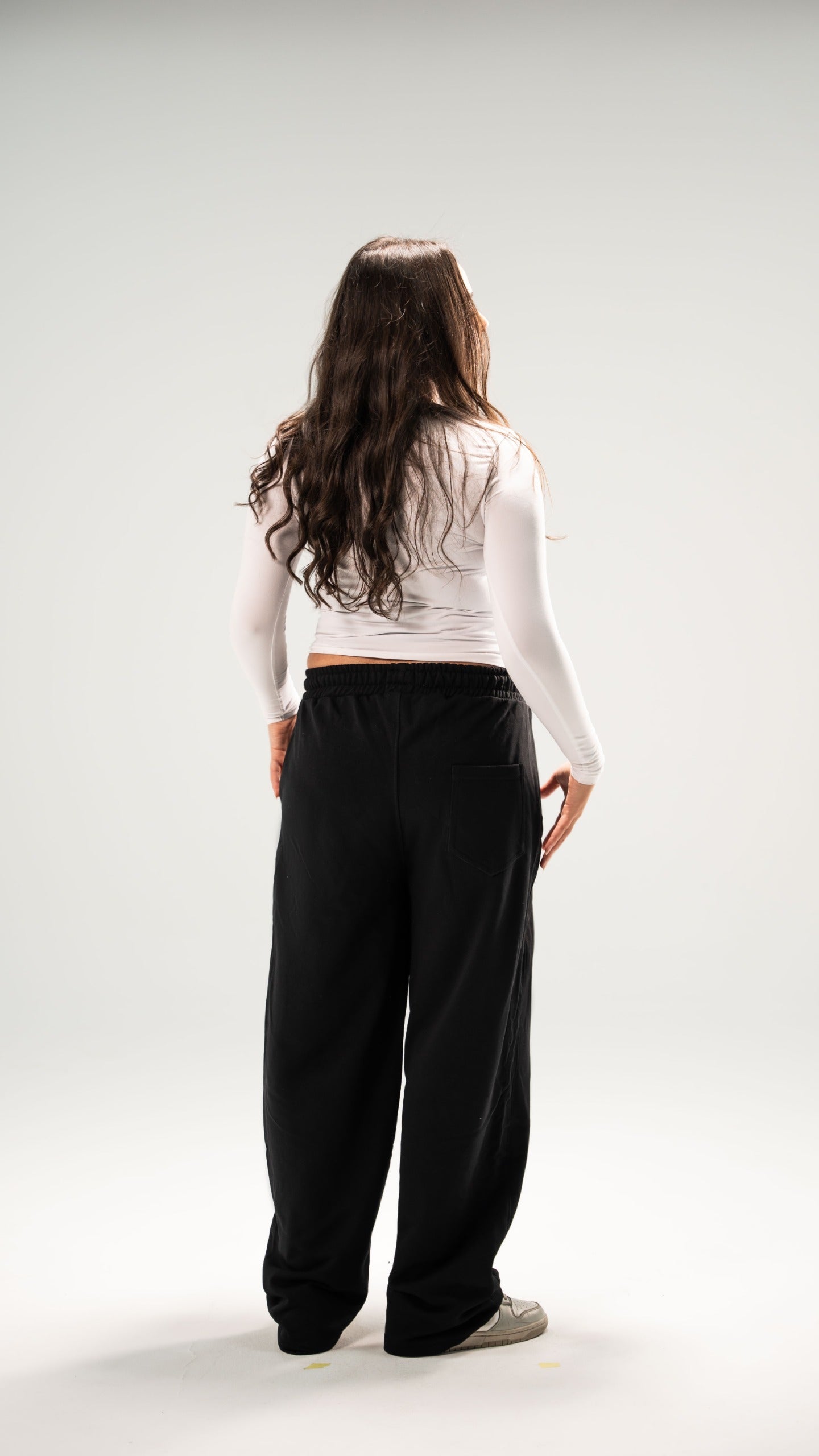 BLACK SWEATPANTS