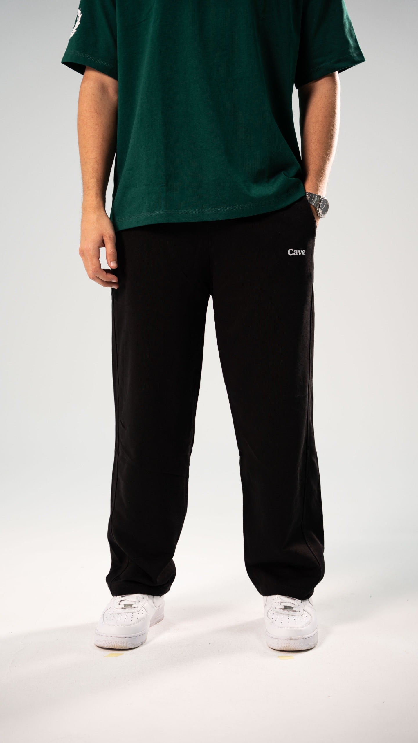 BLACK SWEATPANTS