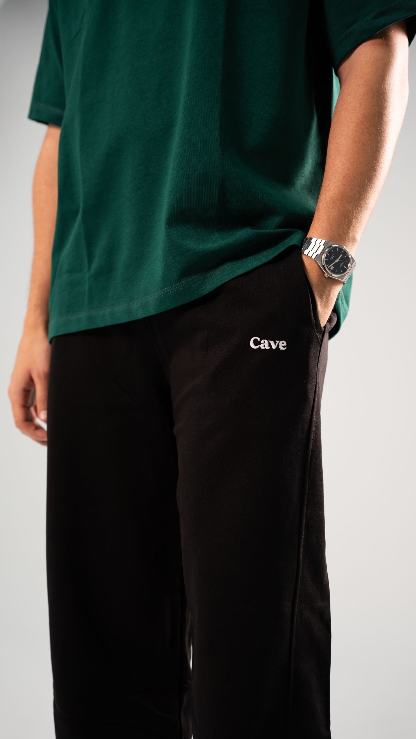 BLACK SWEATPANTS