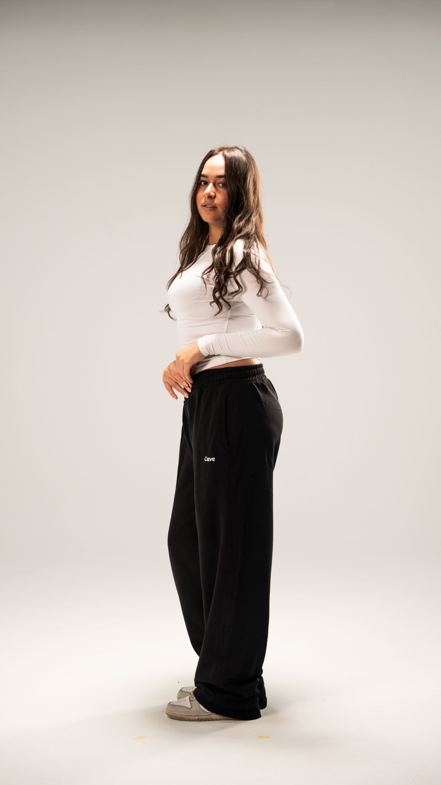 BLACK SWEATPANTS
