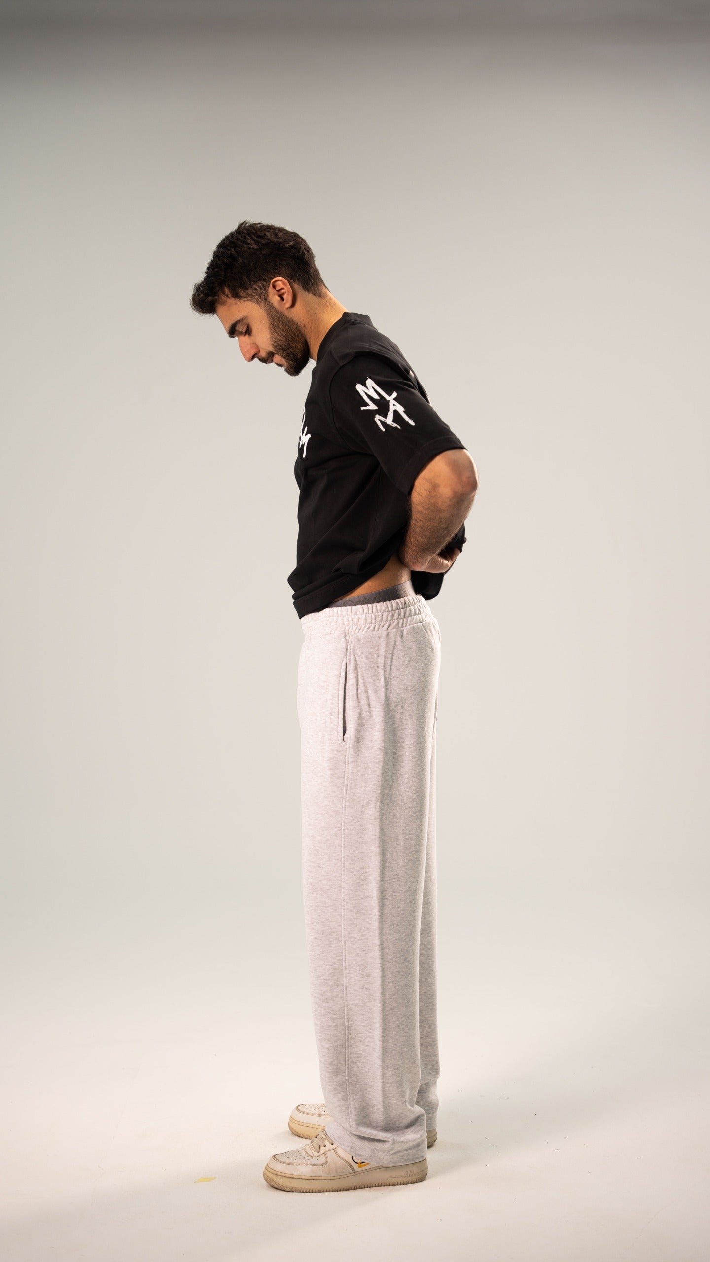 GREY SWEATPANTS