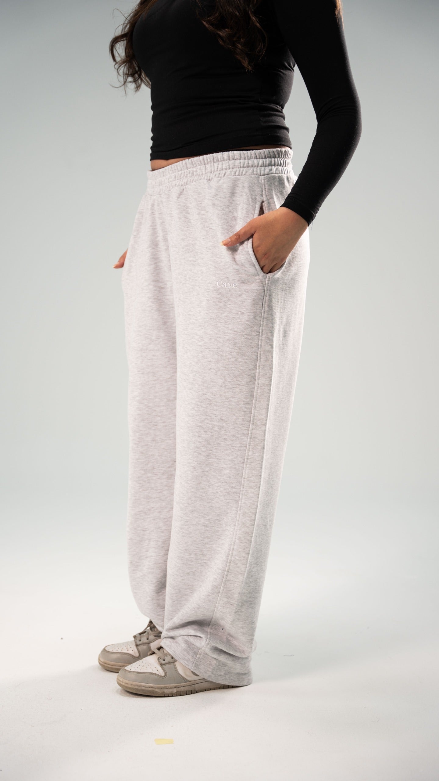 GREY SWEATPANTS