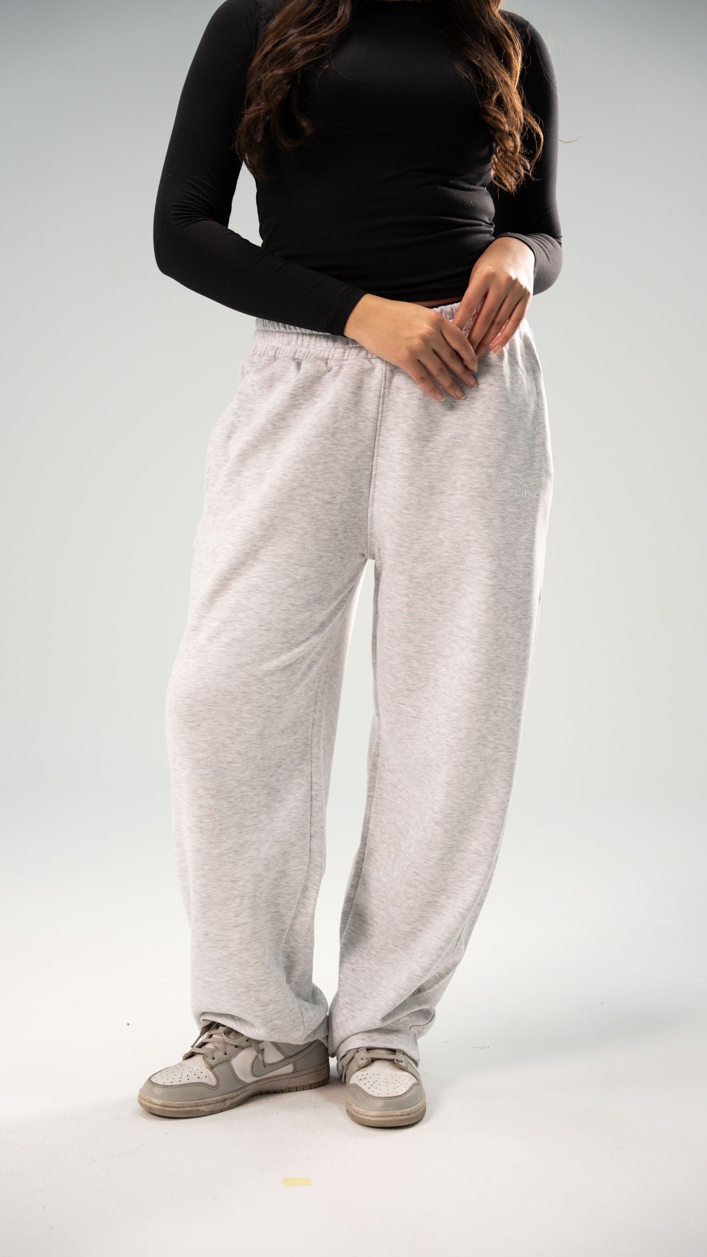 GREY SWEATPANTS