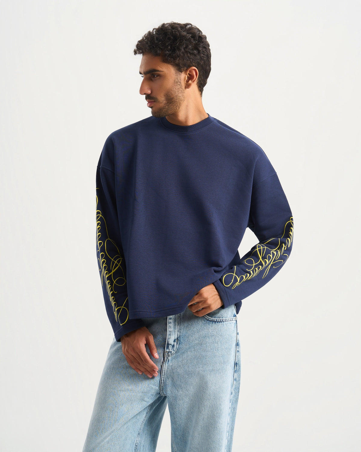 Cave`s Navyblue Crewneck