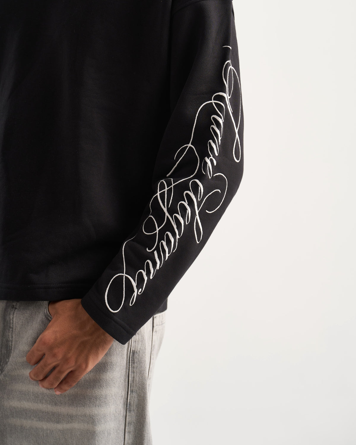 Cave`s black Crewneck