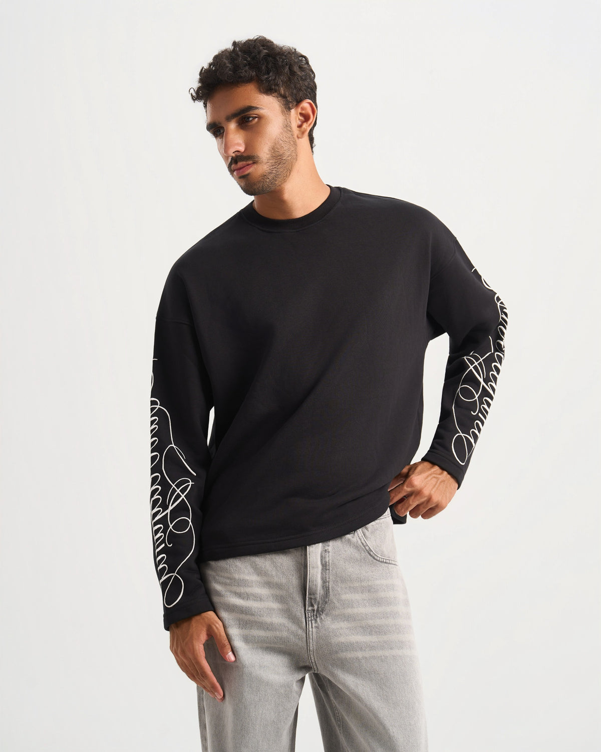 Cave`s black Crewneck