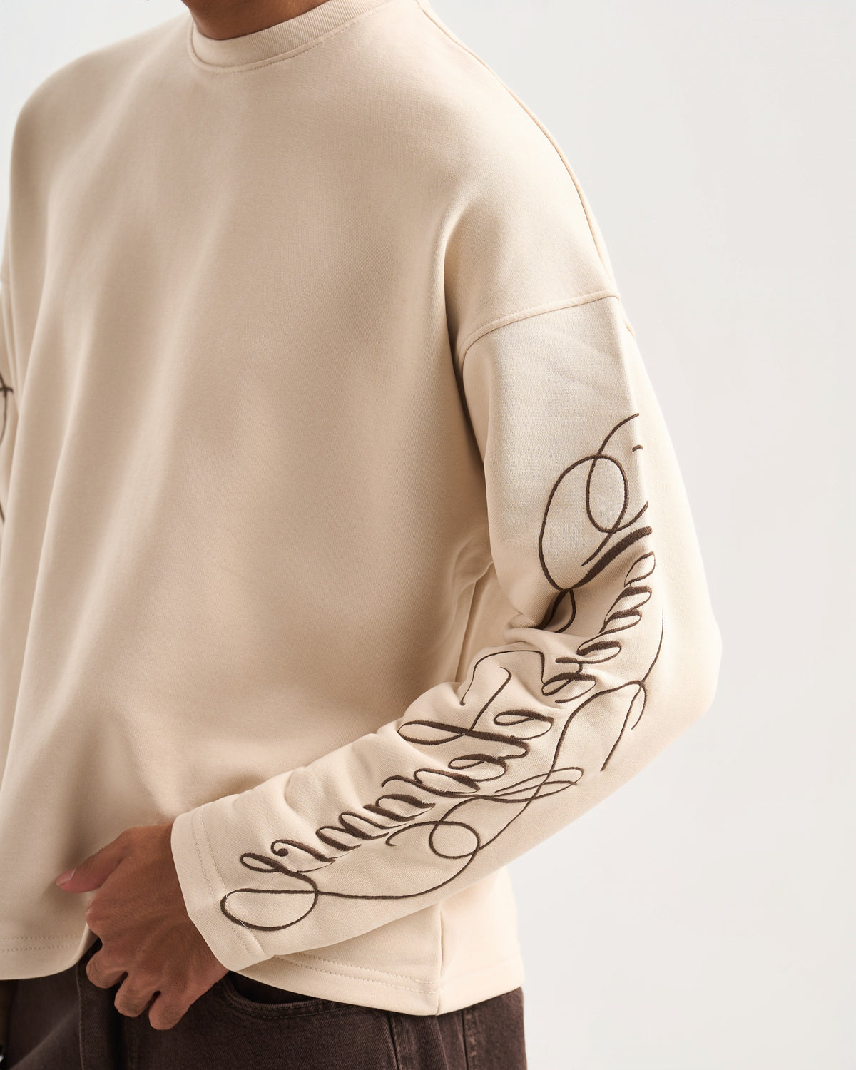 Cave`s beige Crewneck