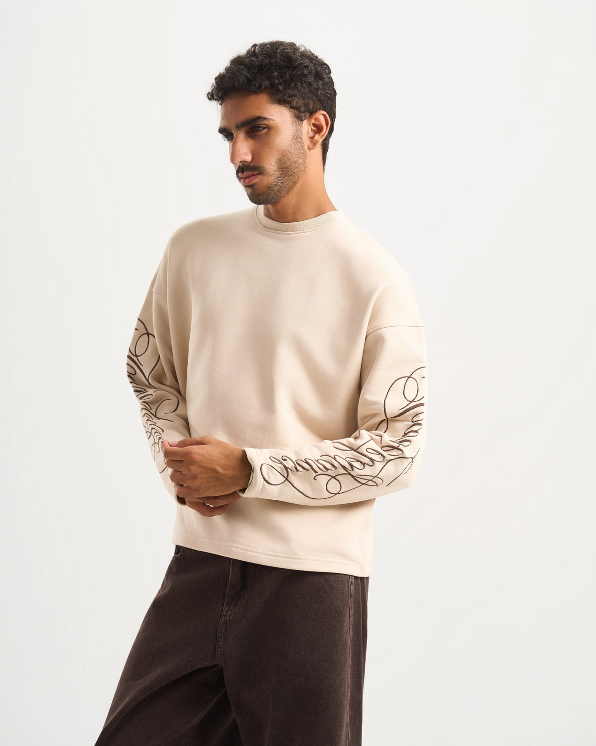 Cave`s beige Crewneck