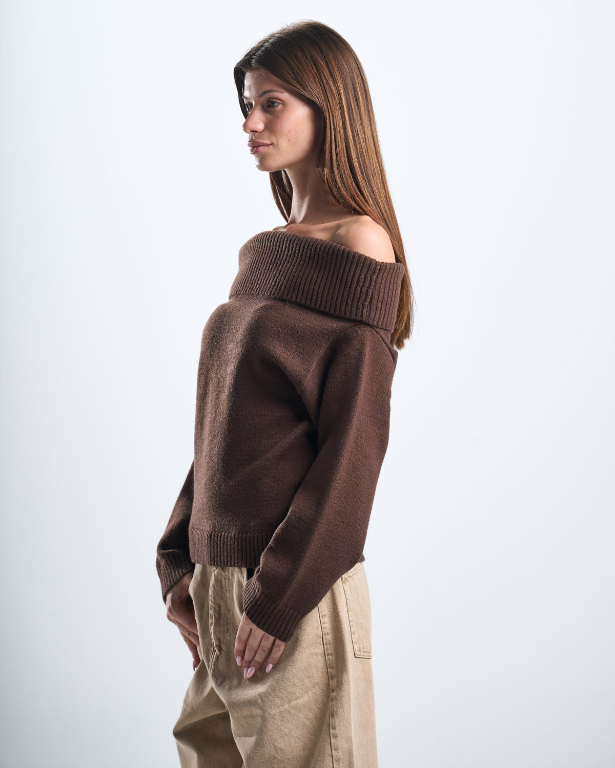 Knitted brown off shoulder