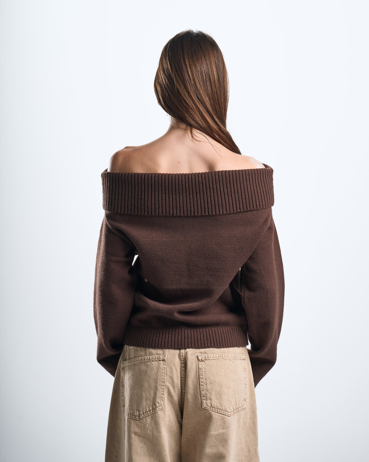 Knitted brown off shoulder