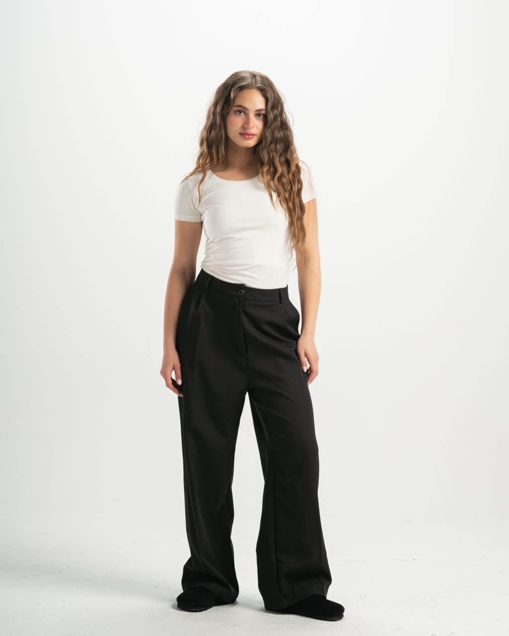 women pleated black pants