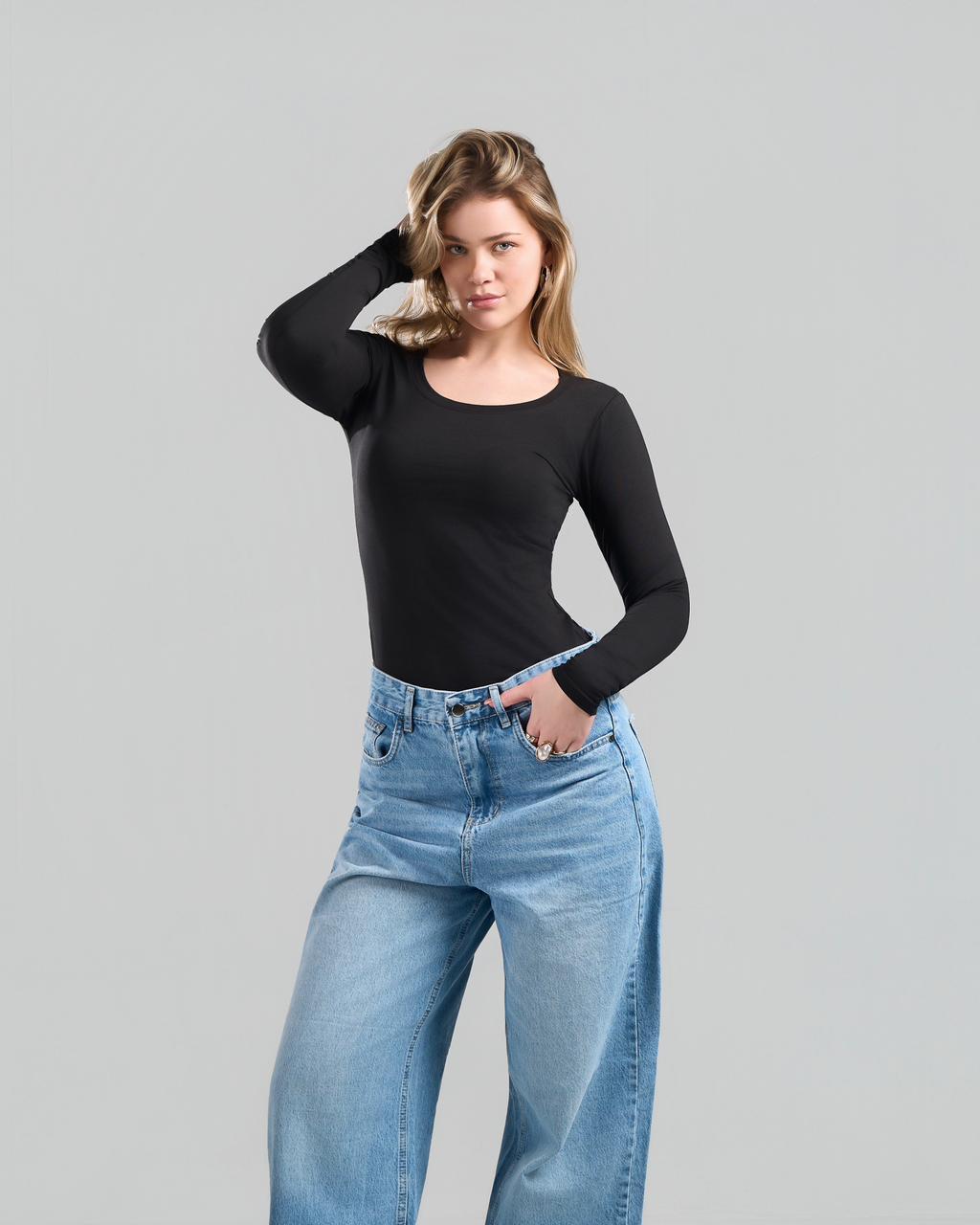 Round Long Sleeve Black Top