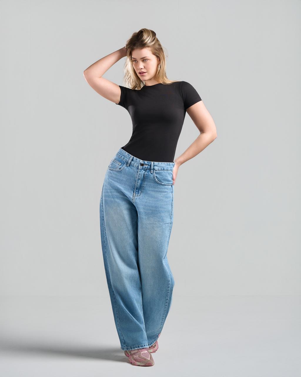 U-Neck Short Sleeve Black Top