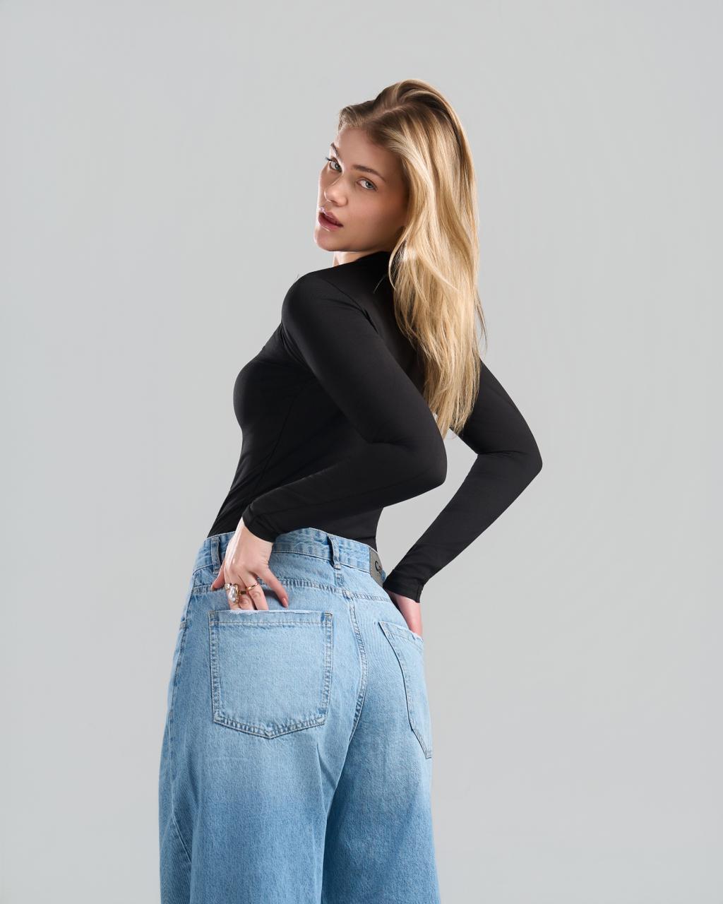 U-Neck Long Sleeve Black Top