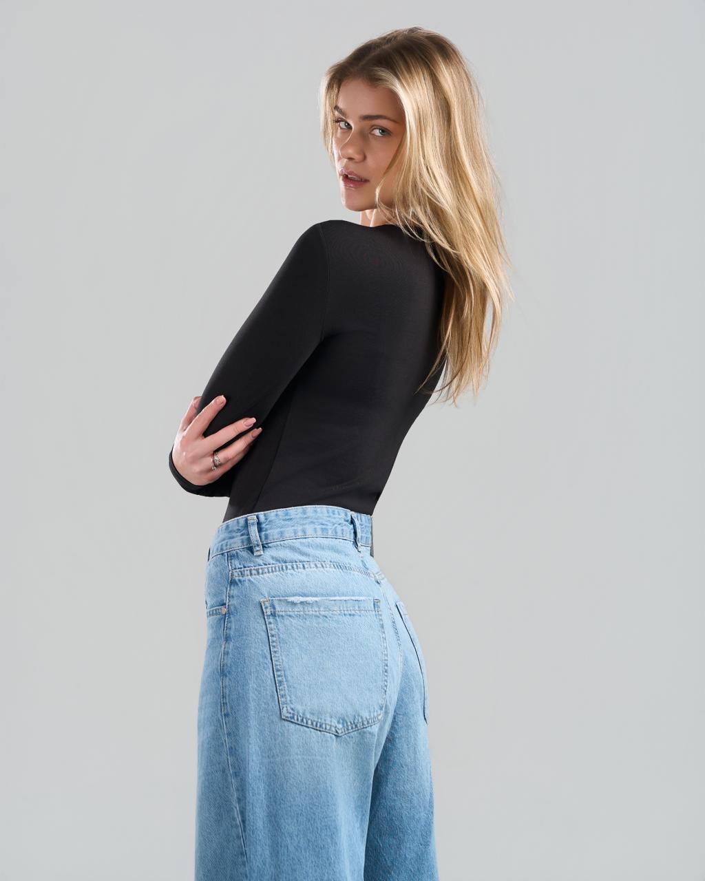 Round Long Sleeve Black Top